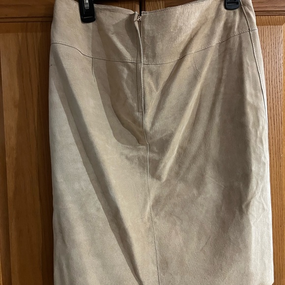 Bebe Skirt Preowned EUC - Picture 5 of 5